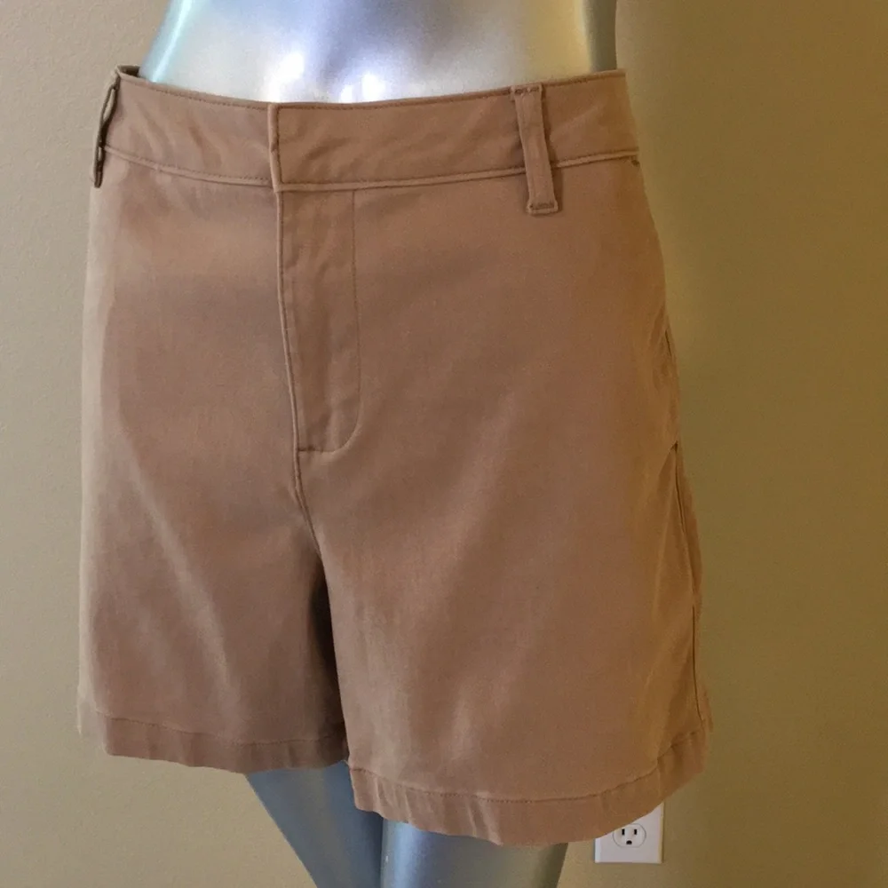 BANANA REPUBLIC | Soft Stretch Chino Shorts - Picture 6 of 16